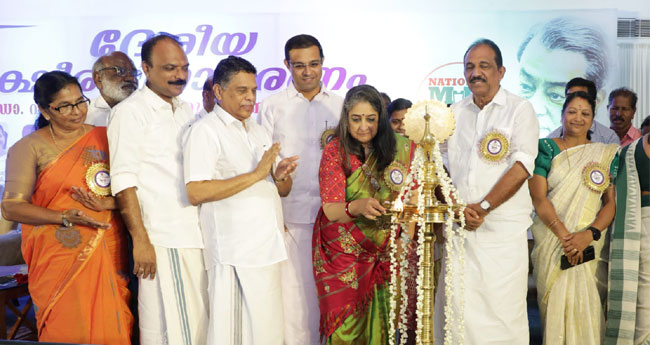 ഉ​ച്ച​നീ​ച​ത്വം ഇ​ല്ലാ​താ​ക്കാ​മെ​ന്ന്   വർഗീസ് കുര്യൻ പാ​ല്‍ സം​ഭ​ര​ണ​ത്തി​ലൂ​ടെ  തെളിയിച്ചു: നി​​​ര്‍​മ​​​ല കു​​​ര്യ​​​ന്‍