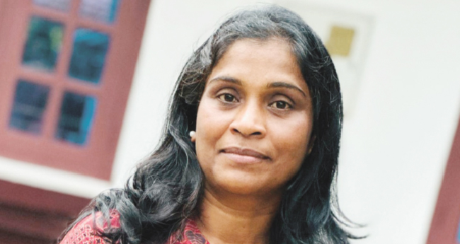 കൺമുന്പിൽ അപകടം; ഞെട്ടൽ മാറാതെ മിനി