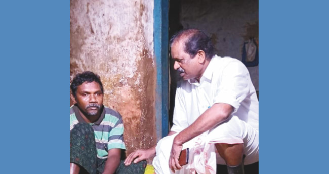 ക്യാ​​​ന്പു​​​ക​​​ളി​​​ൽ ക​​​ഴി​​​യു​​​ന്ന​​​ത്  47 ആ​​​ദി​​​വാ​​​സി കു​​​ടും​​​ബ​​​ങ്ങ​​​ൾ