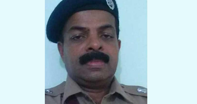 എ​സ്പി സോ​ജ​ന് ഐ​പി​എ​സ്  ന​ല്‍​കു​ന്ന​തി​നെ​തി​രേ  കോ​ട​തി​യ​ല​ക്ഷ്യ ഹ​ര്‍​ജി