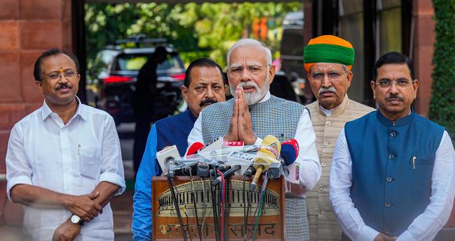 നി​ർ​ണാ​യ​ക തീ​രു​മാ​ന​ങ്ങ​ൾ‍ വ​രു​മെ​ന്ന് സൂ​ച​ന; കേ​ന്ദ്ര മ​ന്ത്രി​സ​ഭാ യോ​ഗം ആ​രം​ഭി​ച്ചു