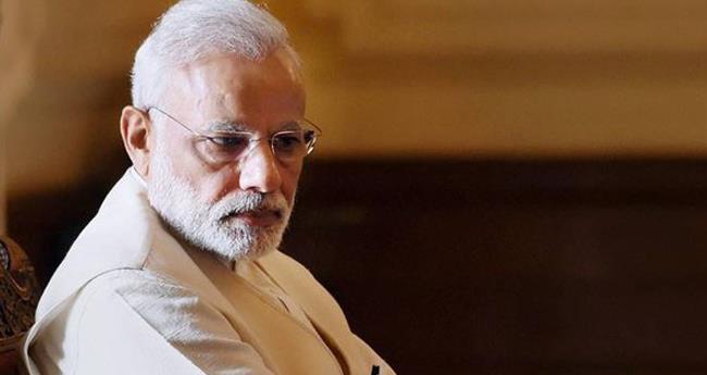 വാ​രാ​ണസി​യി​ൽ പ്ര​ധാ​ന​മ​ന്ത്രി ന​രേ​ന്ദ്ര​മോ​ദി പി​ന്നി​ൽ