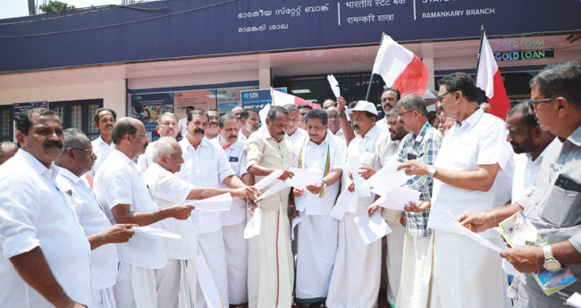 കർഷകരിൽനിന്ന് സംഭരിച്ച നെല്ലിന്‍റെ വില  ഉടൻ നല്‍കണം: മോന്‍സ് ജോസഫ്
