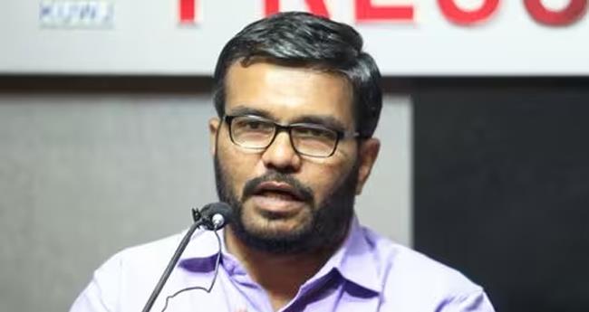 മാ​സ​പ്പ​ടി: മാ​ത്യു കു​ഴ​ല്‍​നാ​ട​നെ​തി​രെ  മ​ന്ത്രി എം.​ബി.​രാ​ജേ​ഷ്