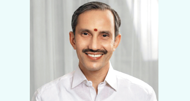 മത്സരം മോ​ദി  അ​നു​കൂ​ലി​ക​ളും  വി​രു​ദ്ധ​രും ത​മ്മി​ല്‍: എം.​ടി. ര​മേ​ശ്