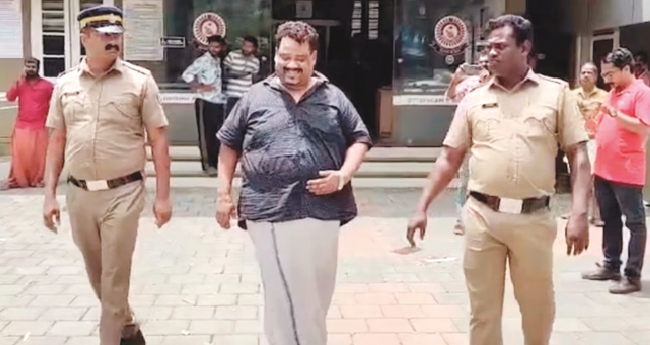 സ​ർ​ക്കാ​ർ ജോ​ലി വാ​ഗ്ദാ​നം​ചെ​യ്ത്  ല​ക്ഷ​ങ്ങ​ൾ തട്ടി, ഒ​രാ​ൾ അ​റ​സ്റ്റി​ൽ