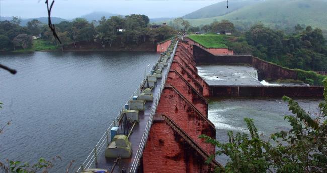 മുല്ലപ്പെരിയാര്‍ ഡാം ഇന്നലെ രാത്രിയിലും തുറന്നുവിട്ടു