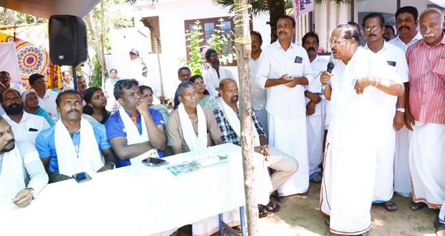 മു​ന​മ്പം പ്ര​ശ്‌​ന​പ​രി​ഹാ​ര​ത്തി​നു സ​ര്‍​ക്കാ​ര്‍ ശ്ര​മം; പ്ര​തീ​ക്ഷ​യി​ല്‍ പ്ര​ദേ​ശ​വാ​സി​ക​ള്‍
