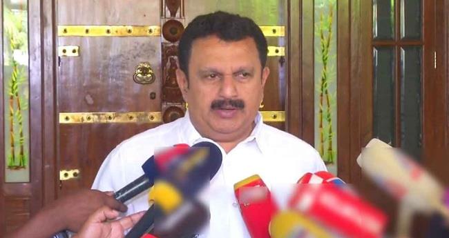 ആ​രെ​ങ്കി​ലും ആ​രെ​യെ​ങ്കി​ലും പു​ക​ഴ്ത്തി​യാ​ൽ മു​ഖ്യ​മ​ന്ത്രി​യാ​കി​ല്ല: ഒ​ളി​യ​മ്പെ​യ്ത് മു​ര​ളീ​ധ​ര​ൻ