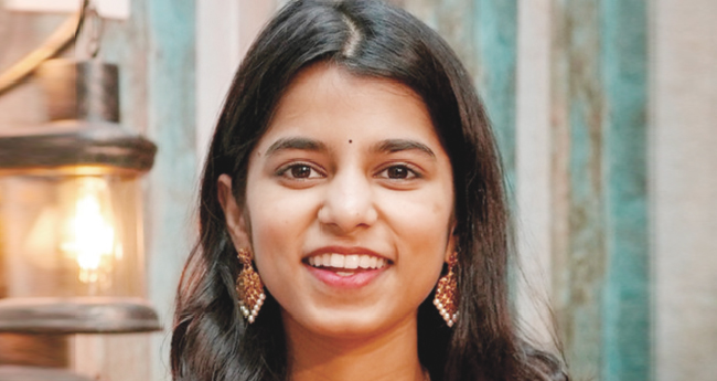 ഗായിക  മൈഥിലി ഠാക്കൂർ മത്സരിച്ചേക്കും