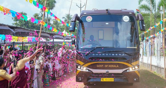 കെ​എ​സ്ആ​ർ​ടി​സി ബ​ജ​റ്റ് ടൂ​റി​സ​ത്തി​നാ​യി ന​വ​കേ​ര​ള ബ​സ് മു​ഖം മി​നു​ക്കു​ന്നു