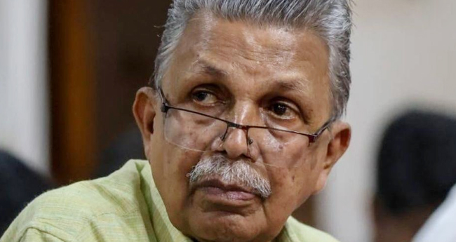 അപമര്യാദയായി പെ​രു​മാ​റി​യെ​ന്ന കേ​സ്: നീ​ല​ലോ​ഹി​ത​ദാ​സ​ന്‍  നാ​ടാ​രെ വെ​റു​തെ വി​ട്ടു