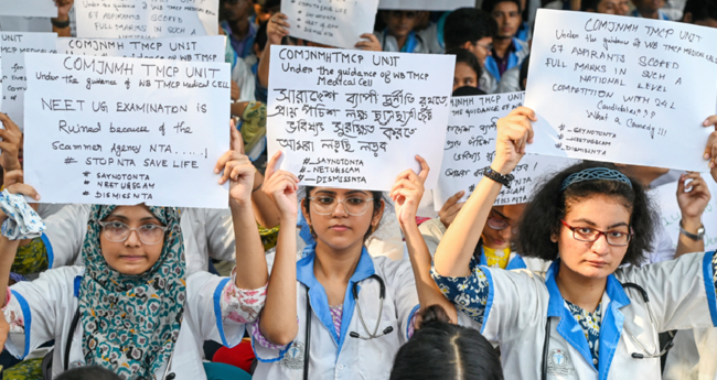 നീറ്റ് വിവാദം: കേ​​​ന്ദ്ര​​​ത്തി​​​നും എ​​​ൻ​​​ടി​​​എ​​​യ്ക്കും സുപ്രീംകോടതി നോ​​​ട്ടീ​​​സ്