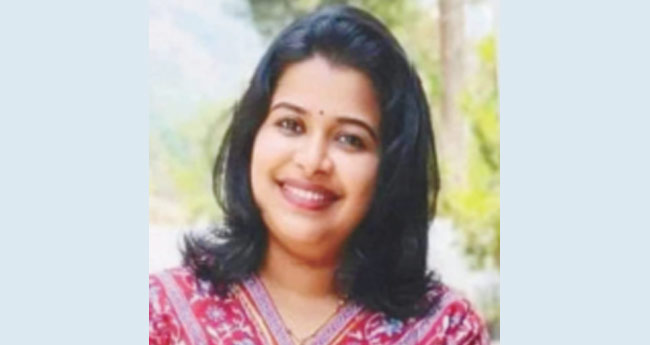 നി​ര​വ​ധി​ പേ​ർ​ക്കു ര​ക്ഷ​ക​യാ​യ നീ​തു​വി​ന് ക​ണ്ണീ​രോ​ടെ വി​ട