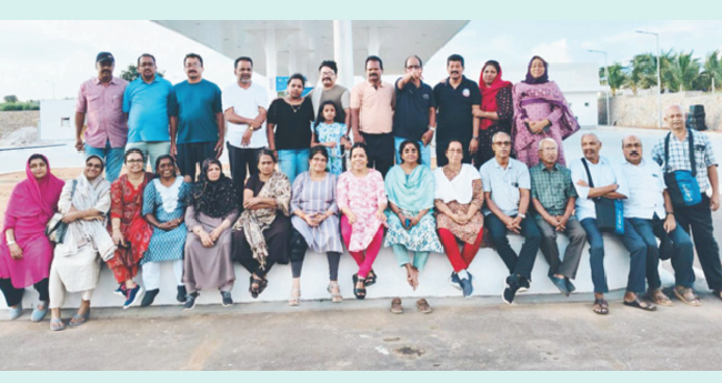 നേപ്പാള്‍ പ്രക്ഷോഭത്തില്‍ കുടുങ്ങി 40 അംഗ മലയാളിസംഘം