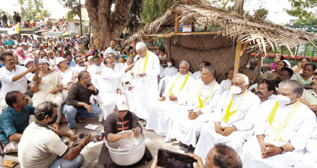 ‘സ​ർ​ക്കാ​ർ ശ്ര​മി​ച്ച​ത് സ​മ​രം പൊ​ളി​ക്കാന്‍’;രൂക്ഷവിമര്‍ശനവുമായി ആ​ർ​ച്ച്ബി​ഷ​പ് ഡോ. ​തോ​മ​സ് ജെ. നെ​റ്റോ