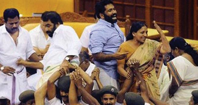 നി​യ​മ​സ​ഭ കൈ​യാ​ങ്ക​ളി കേ​സ്; ഇ​ന്ന് കോ​ട​തി പ​രി​ഗ​ണി​ക്കും