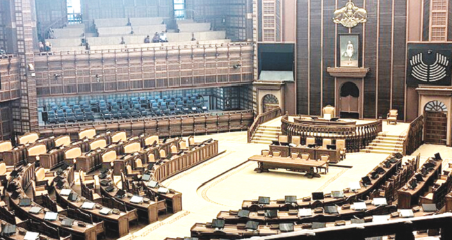 നി​യ​മ​സ​ഭാ സ​മ്മേ​ള​നം ശ​നി​യാ​ഴ്ച അ​ത്യ​പൂ​ർ​വം