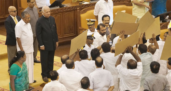 പ്രതിപക്ഷത്തോട് ഗവർണർ: ‘ഇ​​​തി​​​നേ​​​ക്കാ​​​ൾ വ​​​ലി​​​യ പ്ര​​​തി​​​ഷേ​​​ധ​​​ങ്ങ​​​ൾ  ക​​​ണ്ടി​​​ട്ടു​​​ണ്ട് ’