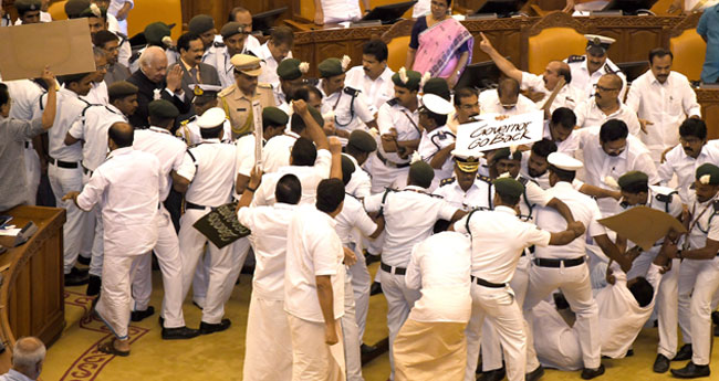 നി​യ​മ​സ​ഭ​യി​ൽ ഗ​വ​ർ​ണ​റെ ത​ട​യു​ന്നതു മൂന്നാംതവണ