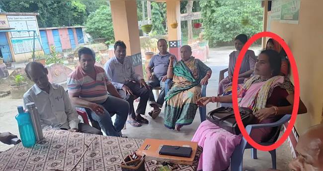 കാ​ലി​ൽ തൊ​ട്ട് വ​ന്ദി​ക്കാ​ത്ത​തി​ന് വി​ദ്യാ​ർ​ഥി​ക​ൾ​ക്ക് മ​ർ​ദ​നം; അ​ധ്യാ​പി​ക​യെ സ​സ്പെ​ൻ​ഡ് ചെ​യ്തു
