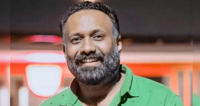 യു​വ​ന​ടിക്കെ​തി​രാ​യ ലൈം​ഗി​കാ​തി​ക്ര​മ കേ​സ്: ഒ​മ​ര്‍ ലു​ലു​വി​ന് ഇ​ട​ക്കാ​ല ജാ​മ്യം