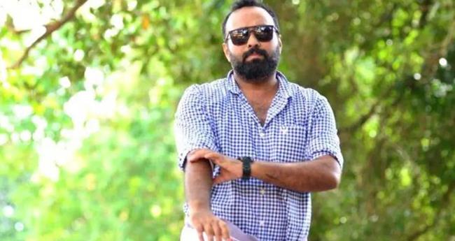 സം​വി​ധാ​യ​ക​ൻ ഒ​മ​ർ ലു​ലു​വി​നെ​തി​രെ പീ​ഡ​ന കേസ്; പ​രാ​തി​ക്കാ​രി യു​വ​ന​ടി