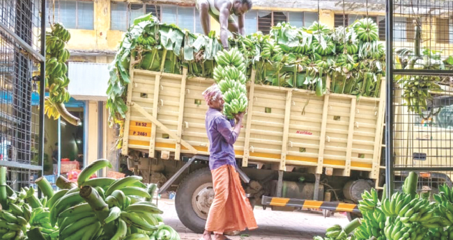 ചുരം കടന്ന്  ലോറികള്‍ വരും  ; ഓണവിഭവങ്ങളുമായി