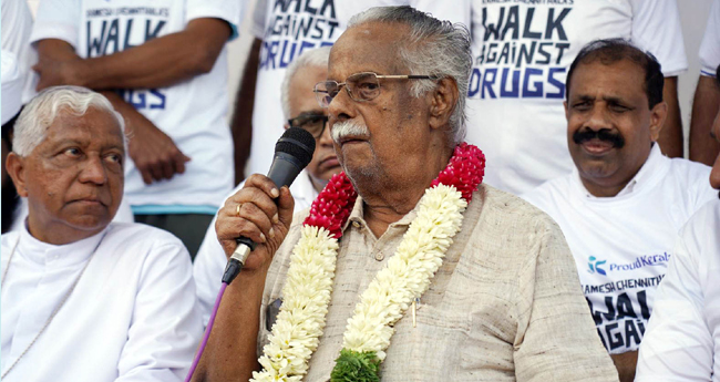  ബ​ഹു ഉ​പ​യോ​ഗി​ച്ചി​ല്ലെ​ങ്കി​ൽ  ജ​യി​ലി​ൽ പോ​കേ​ണ്ടിവ​രും ; സ​ർ​ക്കാ​ർ ഉ​ത്ത​ര​വി​നെ പ​രി​ഹ​സി​ച്ച്  ടി. ​പ​ദ്മ​നാ​ഭ​ൻ