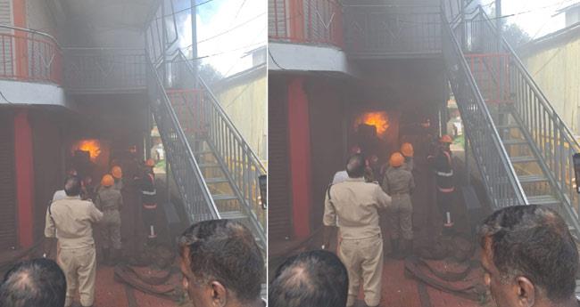 കോ​ട്ട​യ​ത്ത് ഹ​യ​റിം​ഗ് സാ​ധ​ന​ങ്ങ​ള്‍ സൂ​ക്ഷി​ക്കു​ന്ന ക​ട​യി​ല്‍ തീ​പി​ടി​ത്തം
