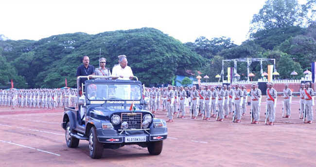 വ​ർ​ഗീ​യ​തപോ​ലെ​യു​ള്ള വി​പ​ത്തു​ക​ളെ  ഗൗ​ര​വ​ത്തോ​ടെ കാ​ണ​ണം: മു​ഖ്യ​മ​ന്ത്രി