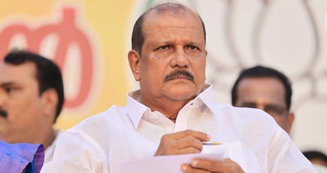 മു​ന​മ്പം ജ​ന​ത​യെ ഒ​റ്റു​കൊ​ടു​ത്ത എ​ൽ​ഡി​എ​ഫ്, യു​ഡി​എ​ഫ് എം​പിമാ​ർ രാ​ജി വ​യ്ക്ക​ണം: പി.​സി.​ജോ​ർ​ജ്