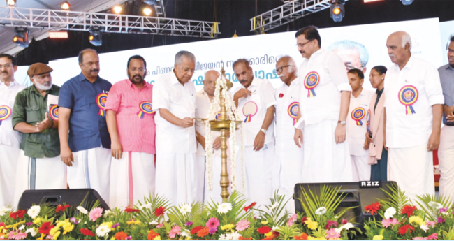 ഏ​റ്റെ​ടു​ത്ത​ത് ത​ക​ര്‍​ന്ന​ടി​ഞ്ഞു​കി​ട​ന്ന  നാ​ടി​ന്‍റെ ഭ​ര​ണ​സാ​ര​ഥ്യം: മുഖ്യമന്ത്രി