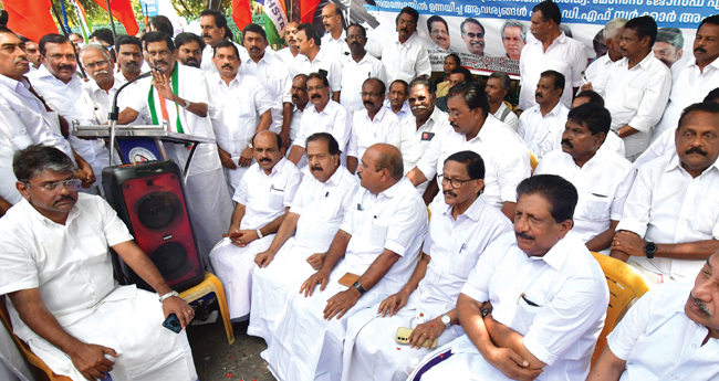 ഭി​ന്ന​ശേ​ഷി അ​ധ്യാ​പ​ക നി​യ​മ​നം ; മാ​നേ​ജ്‌​മെ​ന്‍റു​ക​ളെ പ​ഴി​ക്കു​ന്ന​ത് ശ​രി​യ​ല്ല: പി.​ജെ. ജോ​സ​ഫ്