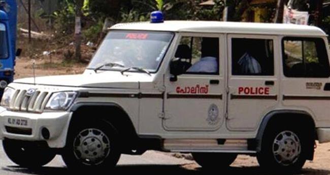 ബി​ല്ലി​നെ​ച്ചൊ​ല്ലി ത​ർ​ക്കം; കൊ​ല്ല​ത്ത് ഹോ​ട്ട​ലി​ന് മു​ന്നി​ൽ കൂ​ട്ട​ത്ത​ല്ല്