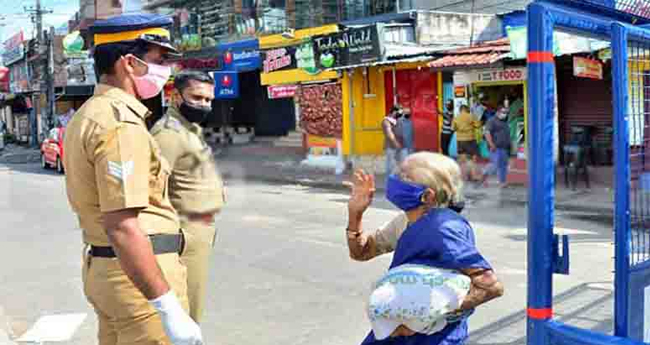 പ​തി​ന്നാലു ജി​ല്ല​ക​ളി​ലും  നി​രോ​ധ​നാ​ജ്ഞ നീ​ട്ടി