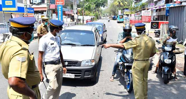 കോ​വി​ഡ്: ക്വോ​ട്ട തി​ക​യ്ക്കാ​ന്‍ പോ​ലീ​സി​ന്‍റെ ‘ക​ള്ള​ക്കേ​സ്’