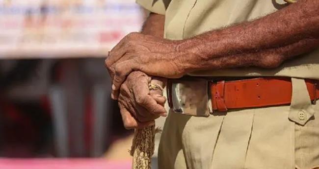 മോ​ഷ​ണം; നാ​ല് പോ​ലീ​സു​കാ​ർ ഉ​ൾ​പ്പ​ടെ അ​ഞ്ച് പേ​ർ അ​റ​സ്റ്റി​ൽ