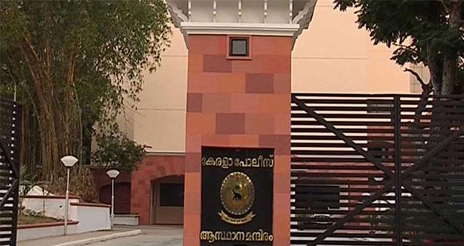 പു​തി​യ പോ​ലീ​സ് മേ​ധാ​വി; ആ​റു പേ​രു​ടെ പ​ട്ടി​ക കേ​ന്ദ്ര​ത്തി​ന് കൈ​മാ​റി