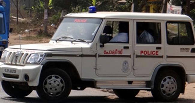 കാ​ക്ക​നാ​ട് ജ​യി​ലി​ലെ ജാ​തി അ​ധി​ക്ഷേ​പം: മെ​ഡി​ക്ക​ൽ ഓ​ഫീ​സ​ർ ഒ​ളി​വി​ൽ