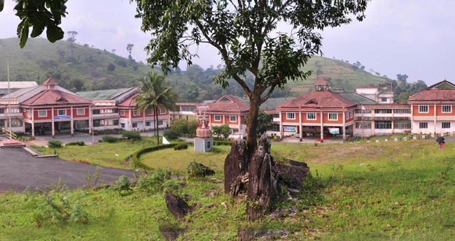 31 വി​ദ്യാ​ർ​ഥി​ക​ൾ​ക്ക് പ​ഠ​നവി​ല​ക്ക്