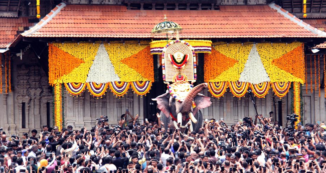 പൂരാവേശത്തിൽ തൃ​ശൂ​ർ,  ഇ​ന്ന് മ​ഹാ​പൂ​രം