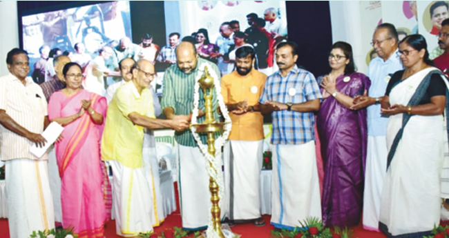കൈത്തറി മേഖലയിൽ രണ്ടാഴ്ചയ്ക്കകം  ടാസ്‌ക് ഫോഴ്‌സ് രൂപവത്കരിക്കും: മന്ത്രി രാജീവ്