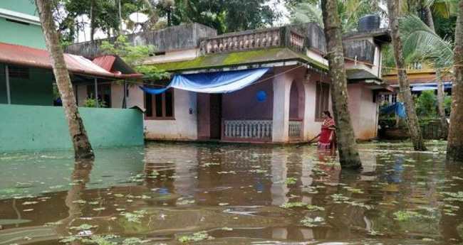 പ്ര​ള​യ​ബാ​ധി​ത​ര്‍​ക്കു പ​തി​നാ​യി​രം രൂ​പ:  ക​ണ​ക്കെ​ടു​പ്പ് തു​ട​ങ്ങി​യി​ല്ല