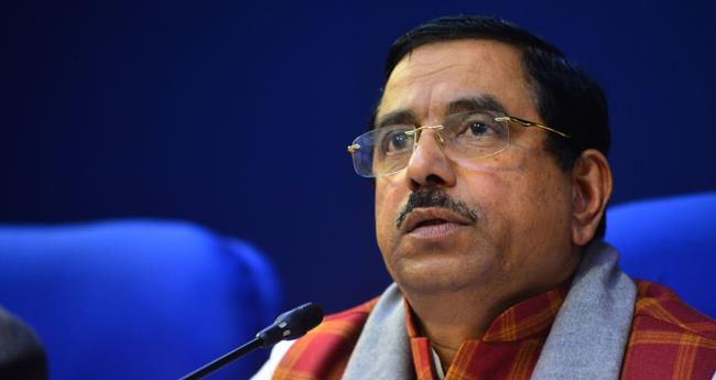 സോ​ണി​യ​യു​ടെ ക​ത്തി​ന് പാ​ർ​ല​മെ​ന്‍റ​റി​കാ​ര്യ മ​ന്ത്രി​യു​ടെ വി​മ​ർ​ശ​നം