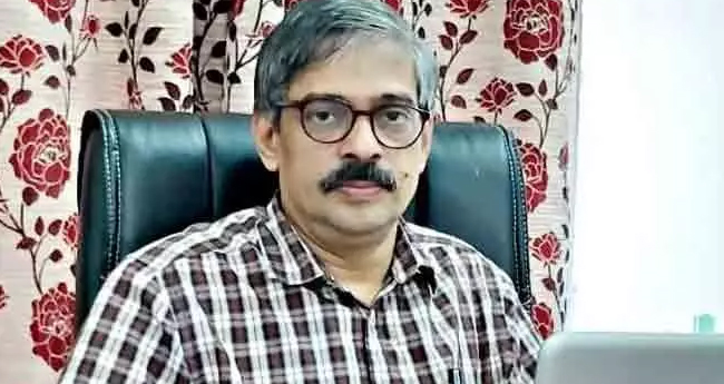 ഡോ. ​പി. ര​വീ​ന്ദ്ര​ൻ കാ​ലി​ക്ക​ട്ട് സ​ർ​വ​ക​ലാ​ശാ​ലാ വി​സി