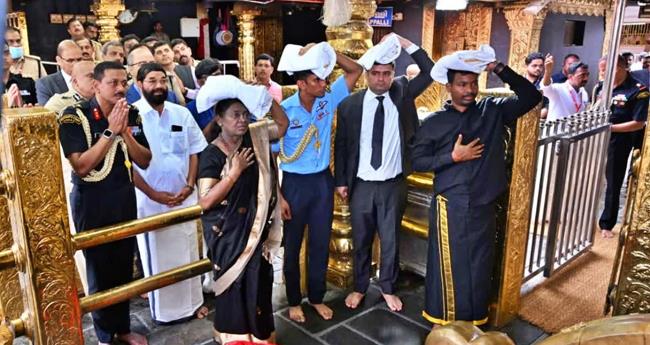 രാ​ഷ്ട്ര​പ​തി​യു​ടെ ശ​ബ​രി​മ​ല ദ​ർ​ശ​ന​ത്തെ വി​മ​ർ​ശി​ച്ച് വാ​ട്സ്ആ​പ്പ് സ്റ്റാ​റ്റ​സ്; ഡി​വൈ​എ​സ്പി​യോ​ട് വി​ശ​ദീ​ക​ര​ണം തേ​ടി