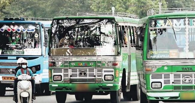 ദേ​ശീ​യ​പാ​ത​യി​ൽ കു​ഴി​യും വെ​ള്ള​ക്കെ​ട്ടും; സ​ർ​വീ​സ് നി​ർ​ത്തി​വ​യ്ക്കാ​നൊ​രു​ങ്ങി ആ​ല​പ്പു​ഴ​യി​ലെ സ്വ​കാ​ര്യ​ബ​സു​ക​ൾ