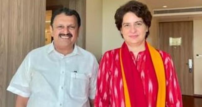 പ്രി​യ​ങ്ക ഗാ​ന്ധി​യു​ടെ സ്റ്റാ​ര്‍ പ്ര​ചാ​ര​ക​നാ​കാ​ൻ കെ. ​മു​ര​ളീ​ധ​ര​ന്‍