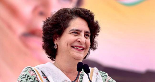 ഈ ​സ​മ​യം വി​മ​ർ​ശ​ന​ങ്ങ​ൾ​ക്ക് ഉ​ള്ള​ത​ല്ല; വ​യ​നാ​ട് പു​ന​ര​ധി​വാ​സ​ത്തി​ൽ പ്രി​യ​ങ്ക ഗാ​ന്ധി